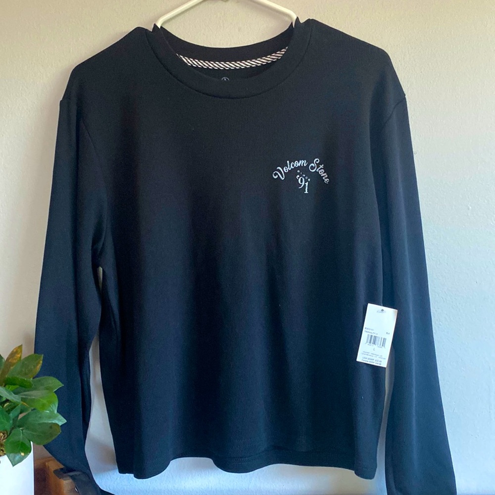 NWT volcom top